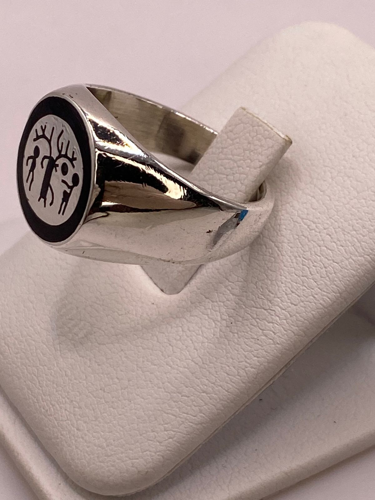 Anillo Árbol de la Vida en Plata .925 con Figuras Humanas, vista frontal