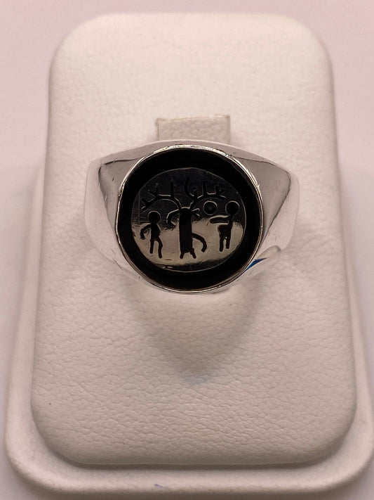 Anillo Árbol de la Vida en Plata .925 con Figuras Humanas en báscula mostrando peso
