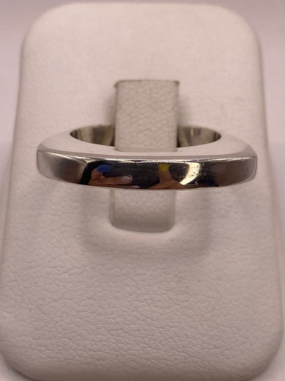 Anillo Argolla Lisa Geométrica en Plata .925, vista de detalle