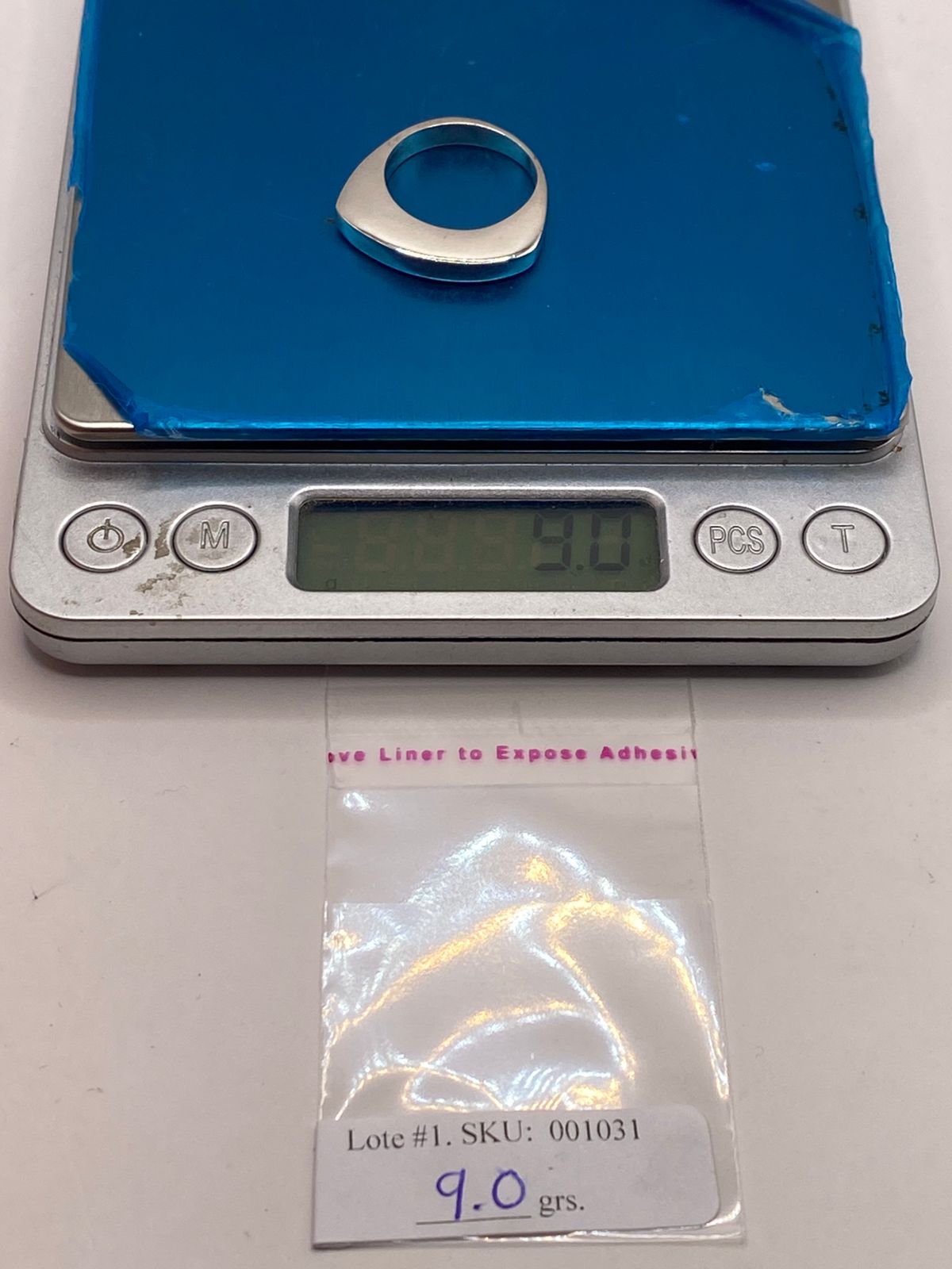 Anillo Argolla Lisa Geométrica en Plata .925, peso en gramos (báscula)