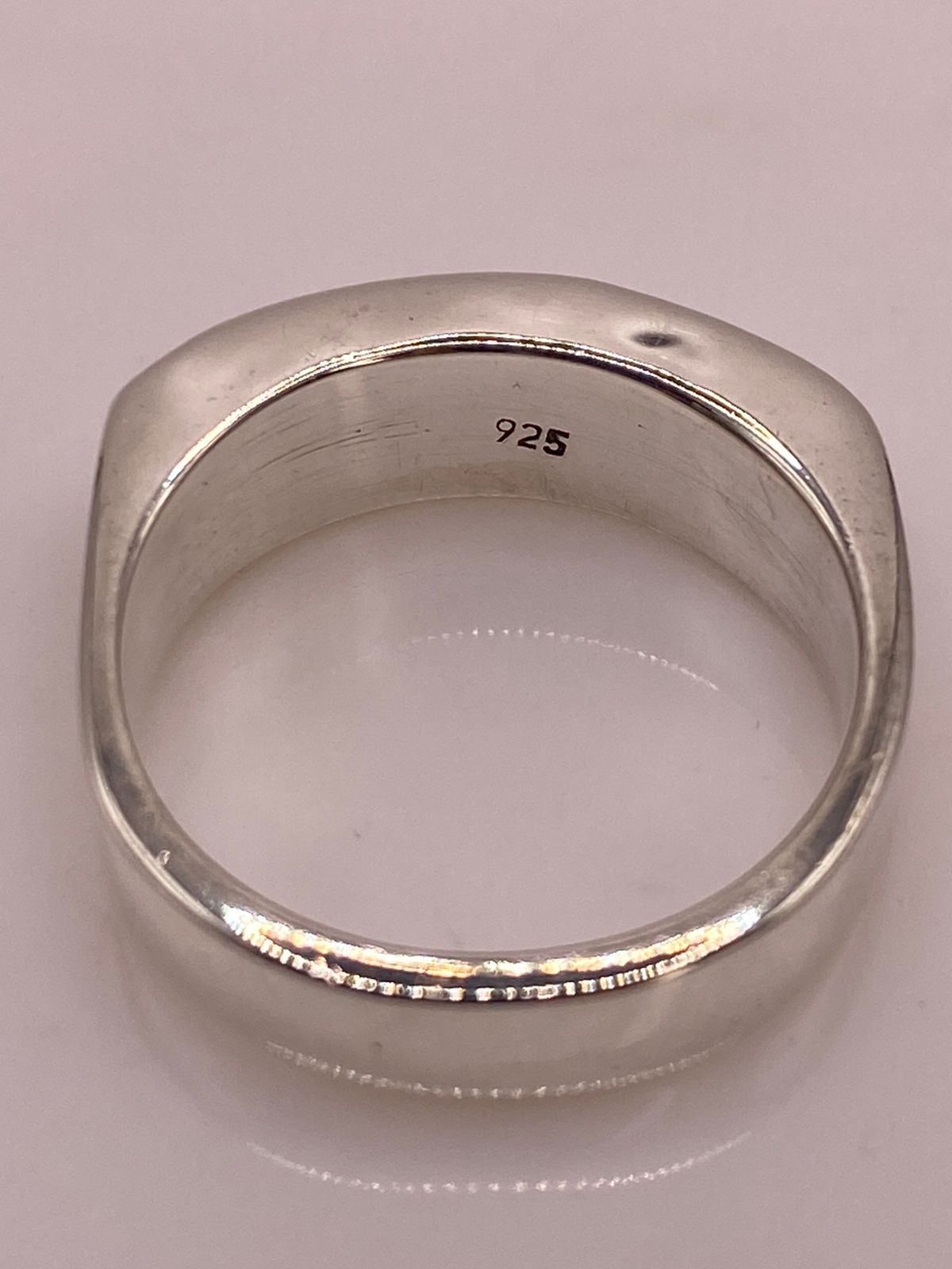 Anillo Argolla Martillada en Plata .925, sello de autenticidad Plata Ley .925