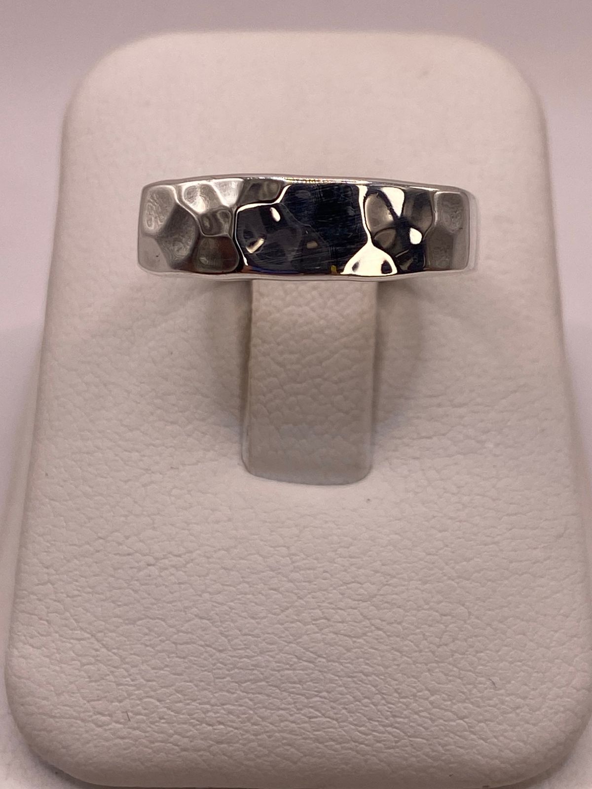 Anillo Argolla Martillada en Plata .925, vista frontal
