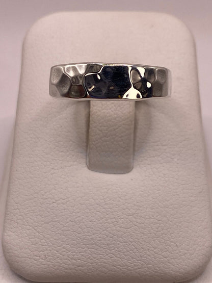 Anillo Argolla Martillada en Plata .925, vista frontal