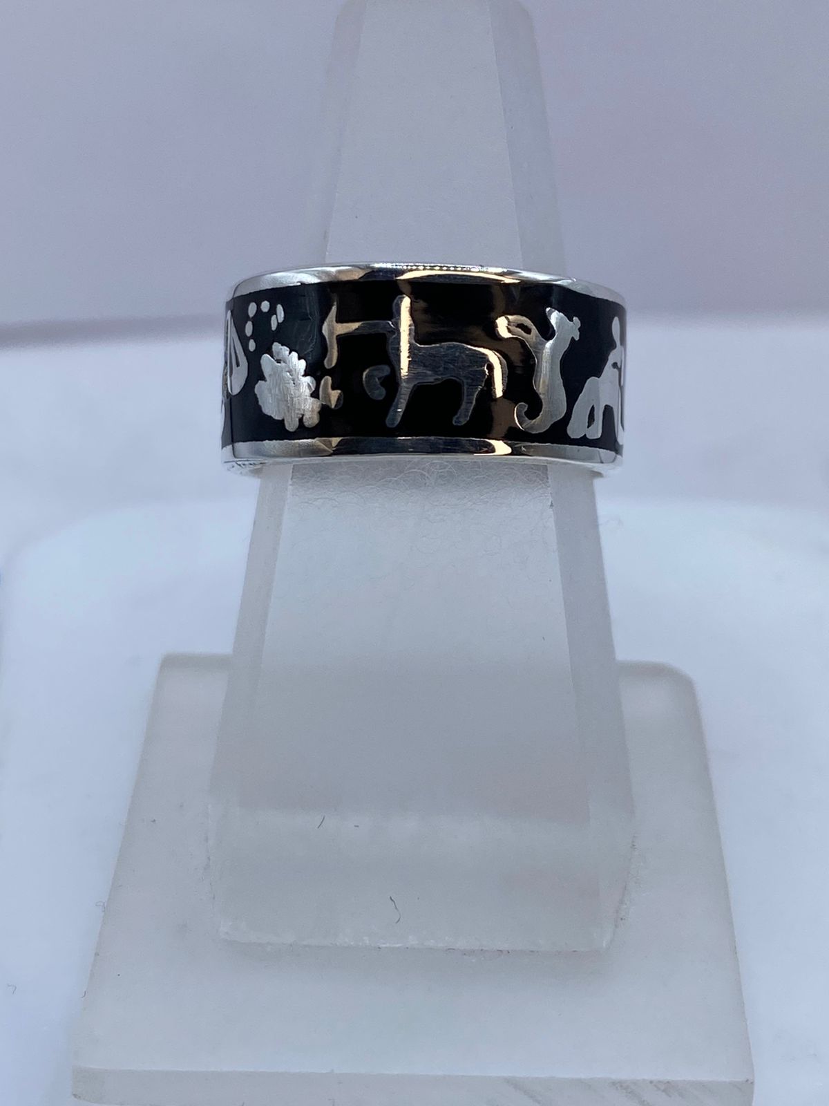 Anillo Arte Rupestre de Plata .925 con Obsidiana Negra