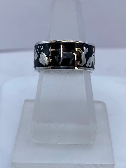 Anillo Arte Rupestre de Plata .925 con Obsidiana Negra — vista lateral