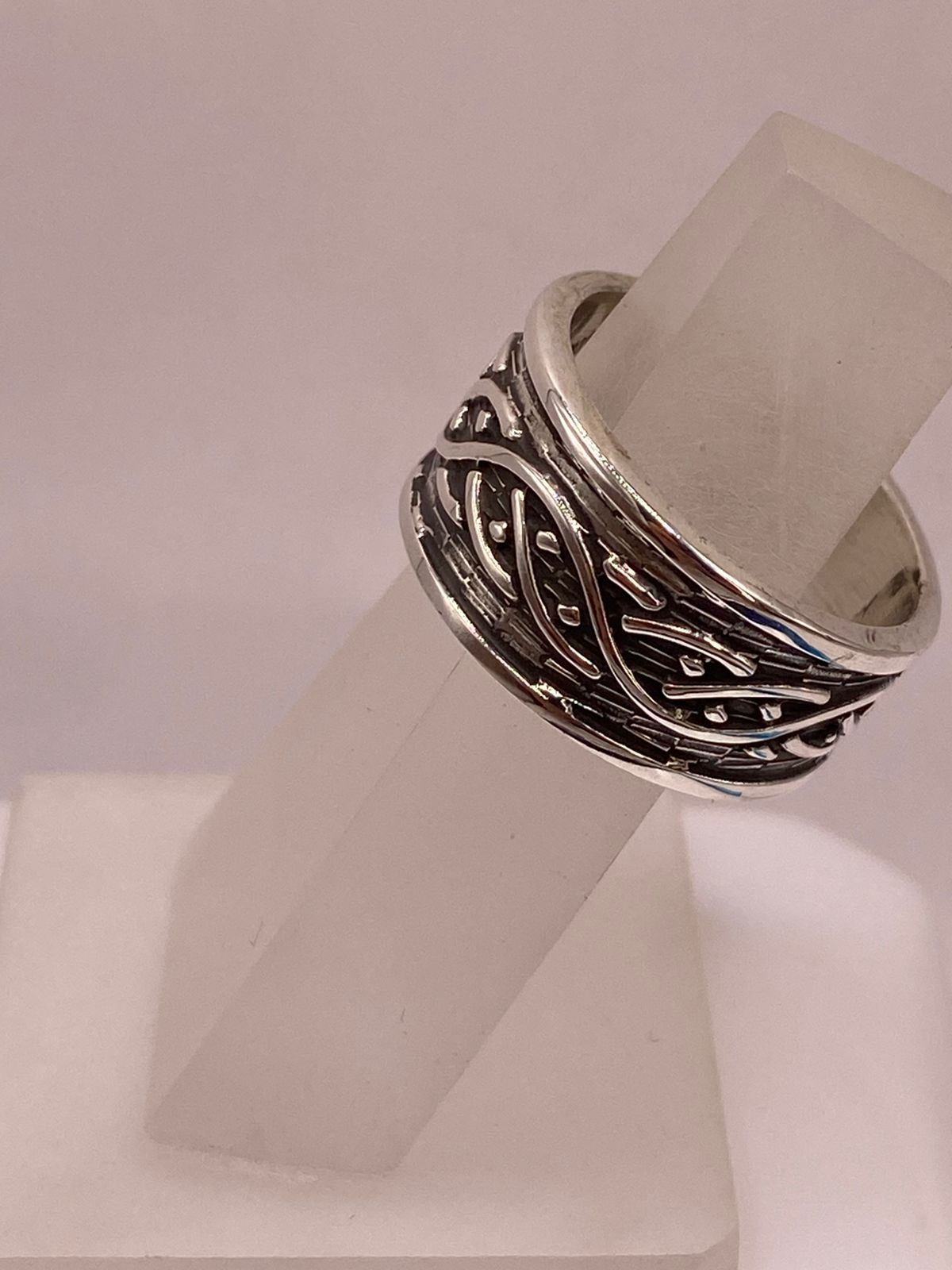 Anillo Artesanal en Plata con Diseño Celta Entrelazado, vista frontal