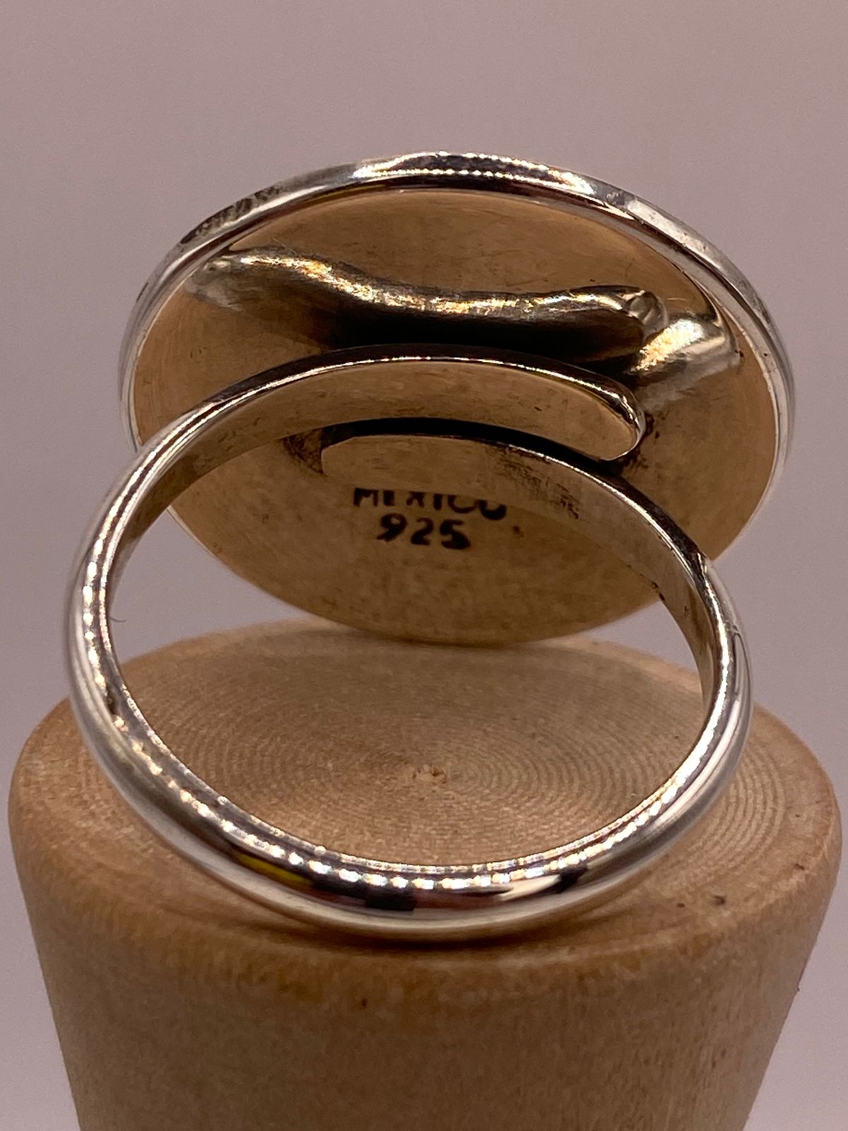 Anillo Artesanal Ajustable en Plata con Calendario Maya, sello de autenticidad Plata Ley .925