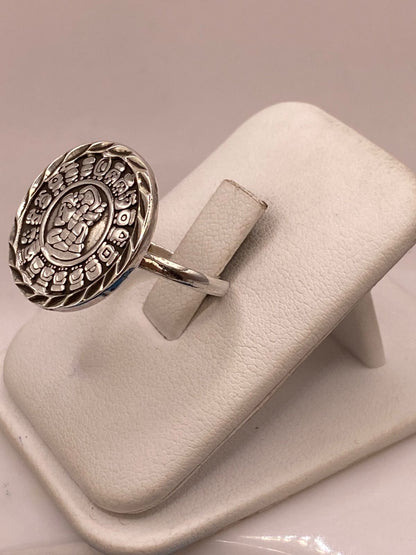 Anillo Artesanal Ajustable en Plata con Calendario Mesoamericano, vista lateral