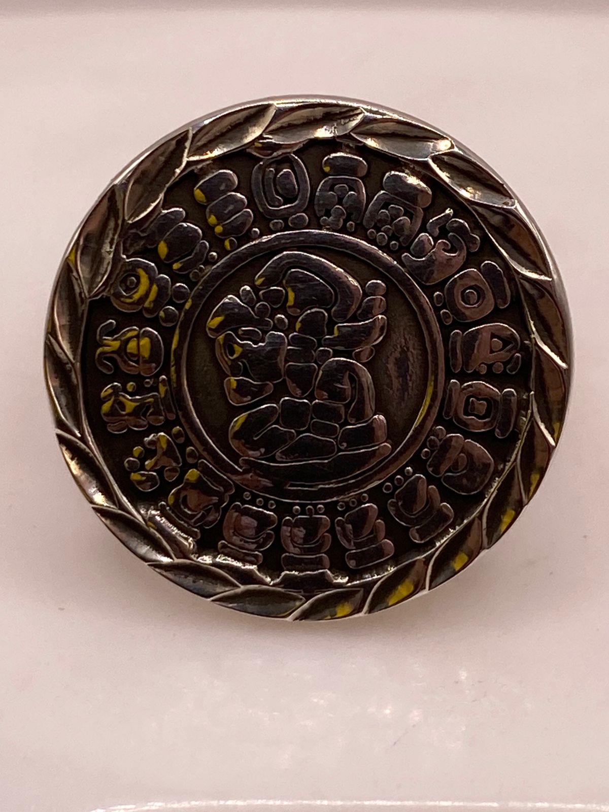 Anillo Artesanal Ajustable en Plata con Calendario Mesoamericano, vista superior