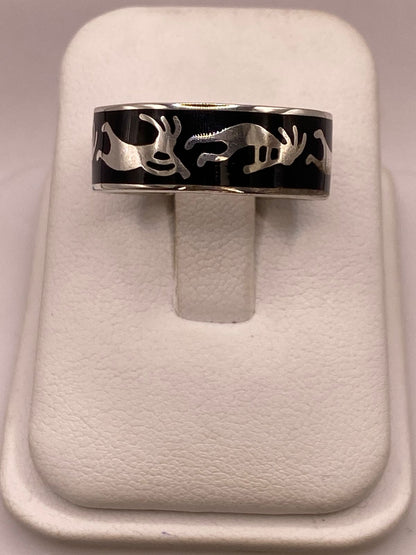 Anillo Artesanal con Figuras Zoomorfas en Plata, vista lateral