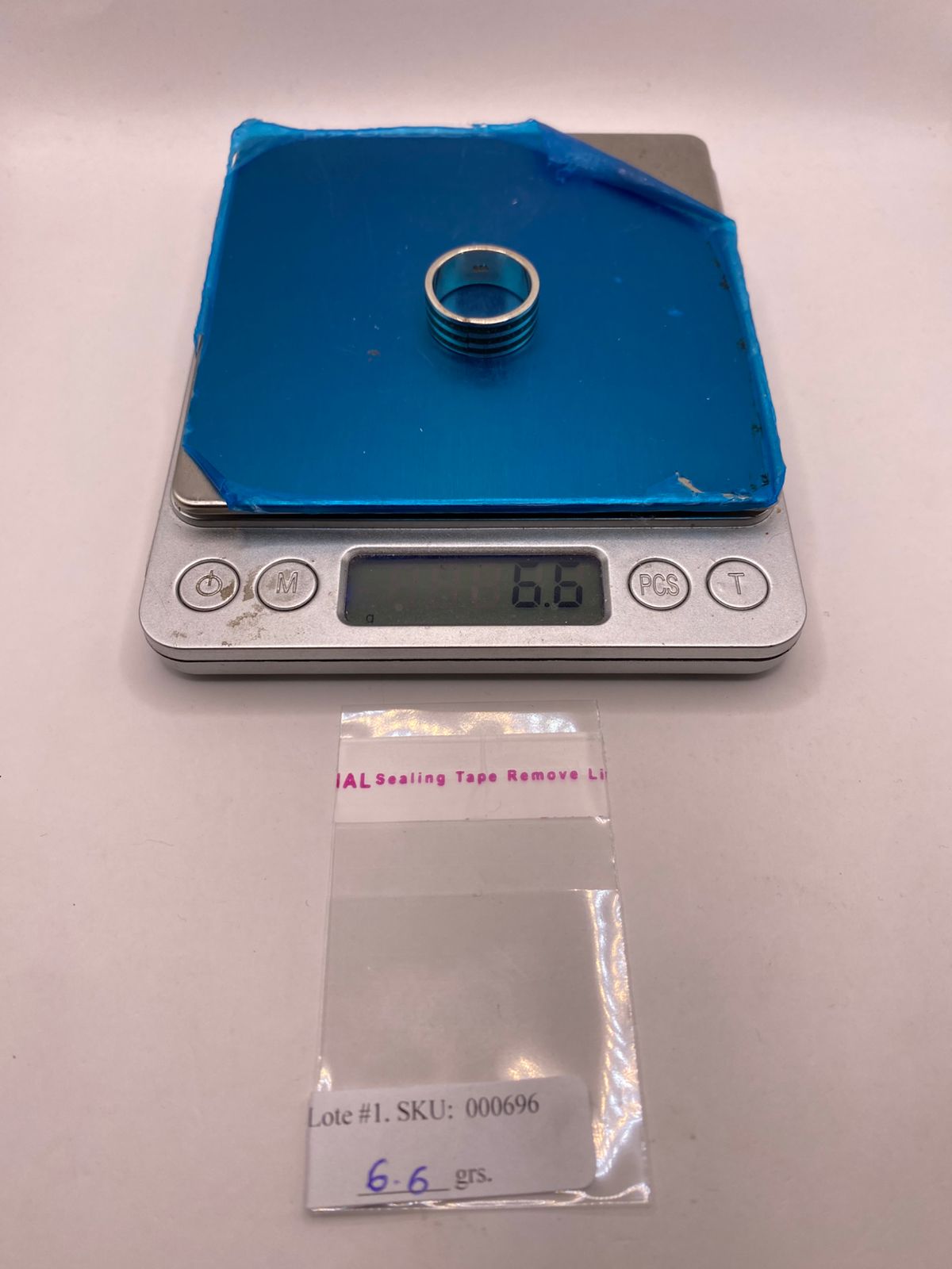 Anillo Artesanal con Franjas de Malaquita en Plata, peso en gramos (báscula)