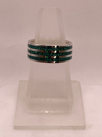 Anillo Artesanal con Franjas de Malaquita en Plata, vista lateral