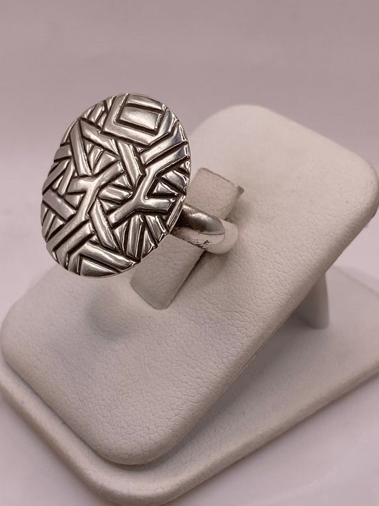 Anillo Artesanal Geométrico en Plata .925, vista frontal