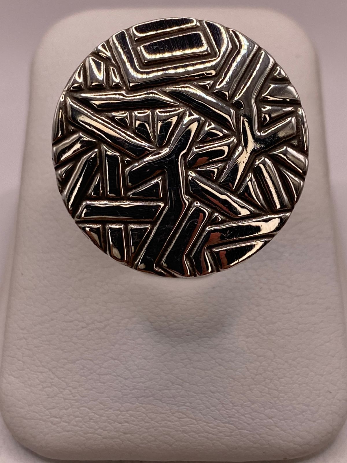 Anillo Artesanal Geométrico en Plata .925, vista lateral