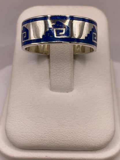 Anillo Artesanal con Greca Azul Esmaltada en Plata, vista lateral