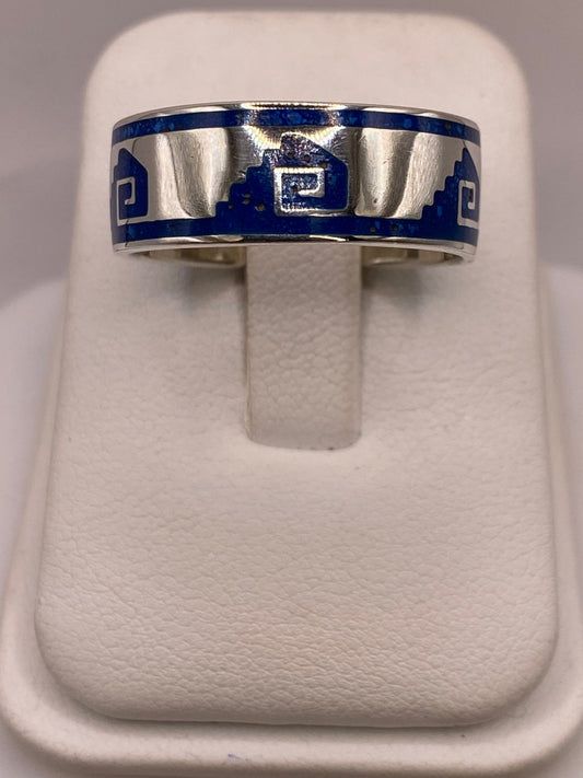 Anillo Artesanal con Greca Azul Esmaltada en Plata — vista lateral