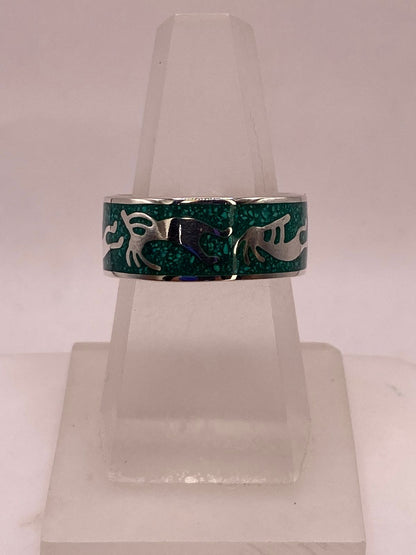 Anillo Artesanal de Malaquita con Figuras Zoomorfas en Plata, vista lateral
