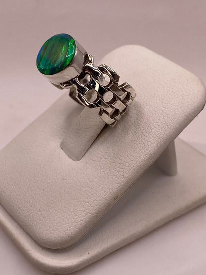 Anillo Artesanal con Ópalo de Fuego Verde en Plata .950, peso en gramos (báscula)