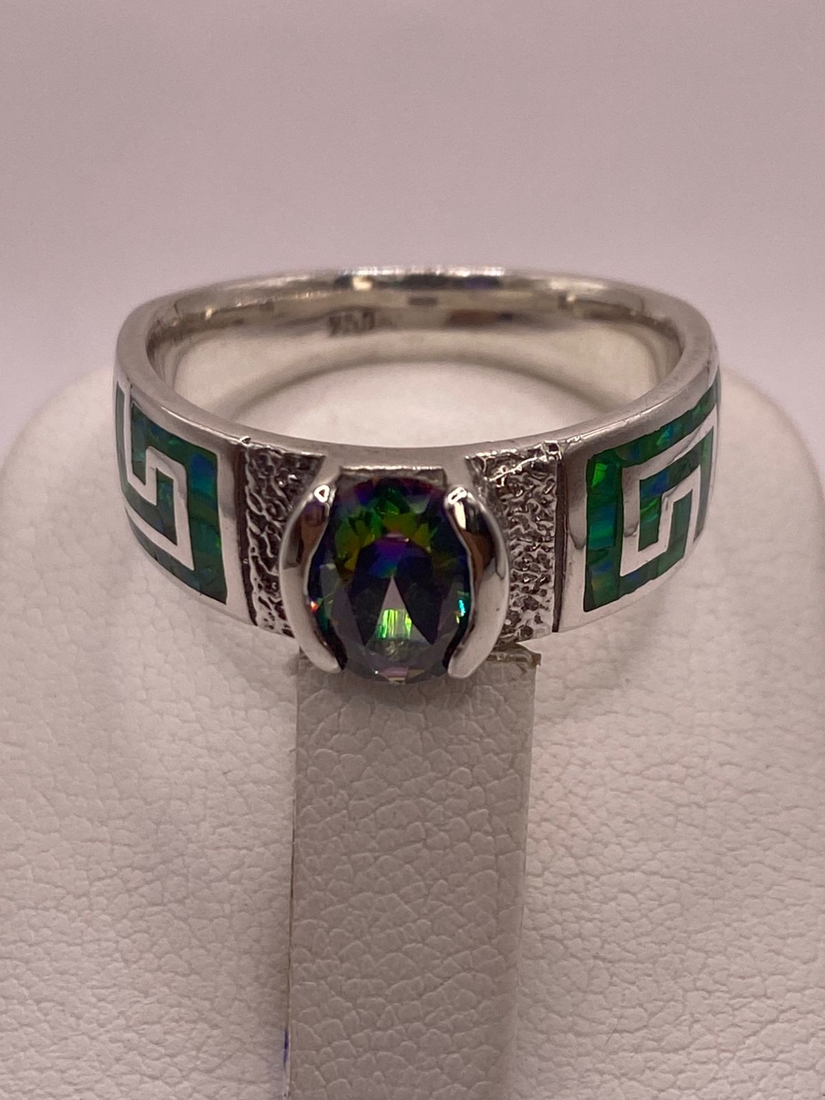 Anillo Artesanal de Plata 950 con Ópalo de Fuego y Zirconia, vista superior