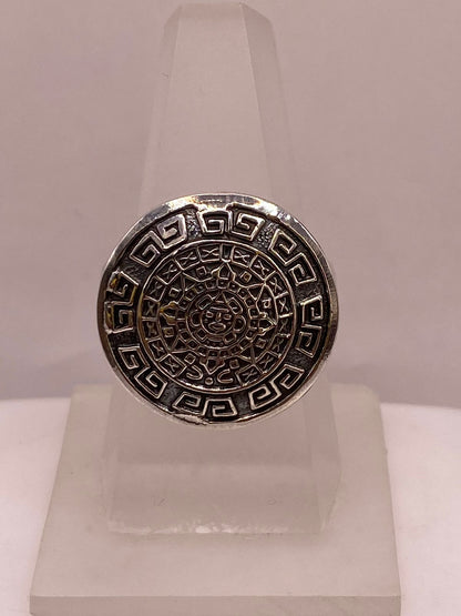 Anillo Artesanal en Plata con Calendario Azteca, vista lateral