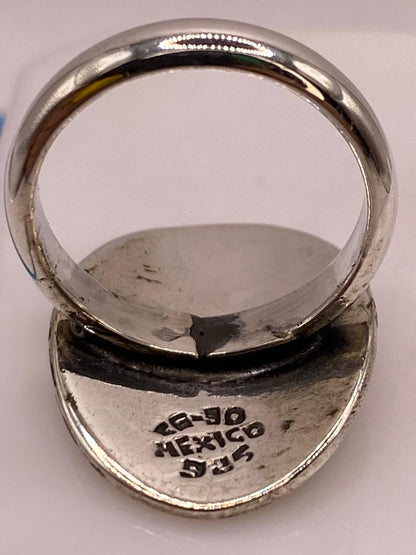 Anillo Artesanal en Plata con Calendario Azteca Ovalado, vista de detalle