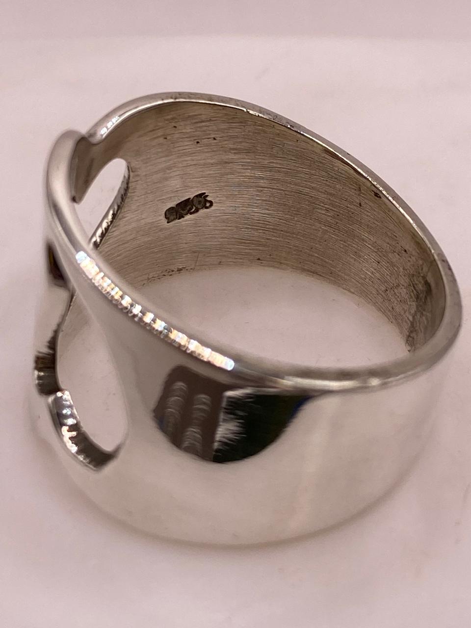 Anillo Artesanal en Plata con Corazón Recortado, sello de autenticidad Plata Ley .925