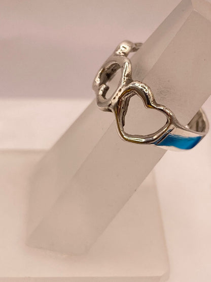 Anillo Artesanal en Plata con Corazones Entrelazados, vista frontal
