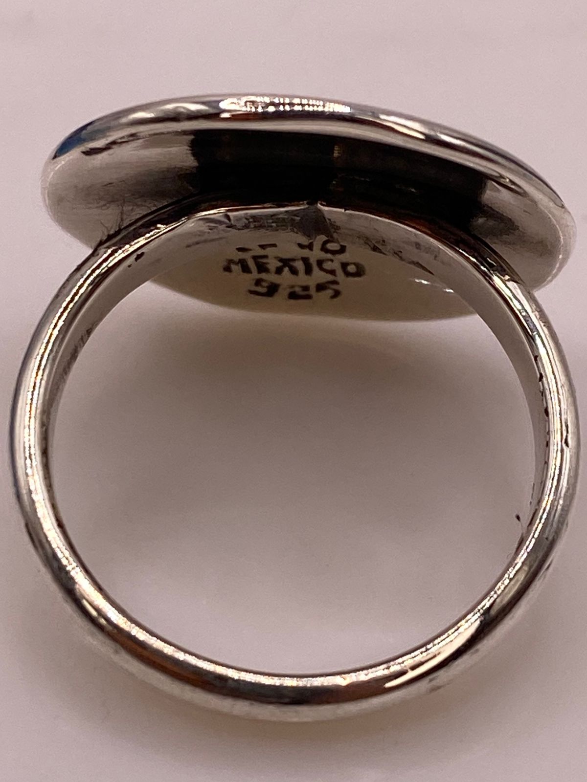 Anillo Artesanal en Plata con Diseño de Calendario Azteca, sello de autenticidad Plata Ley .925