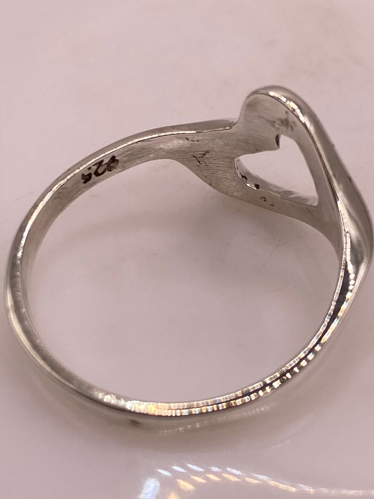 Anillo Artesanal en Plata con Diseño de Corazón, sello de autenticidad Plata Ley .925