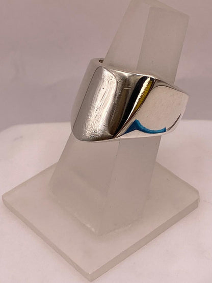Anillo Artesanal en Plata con Diseño Geométrico Asimétrico, vista frontal