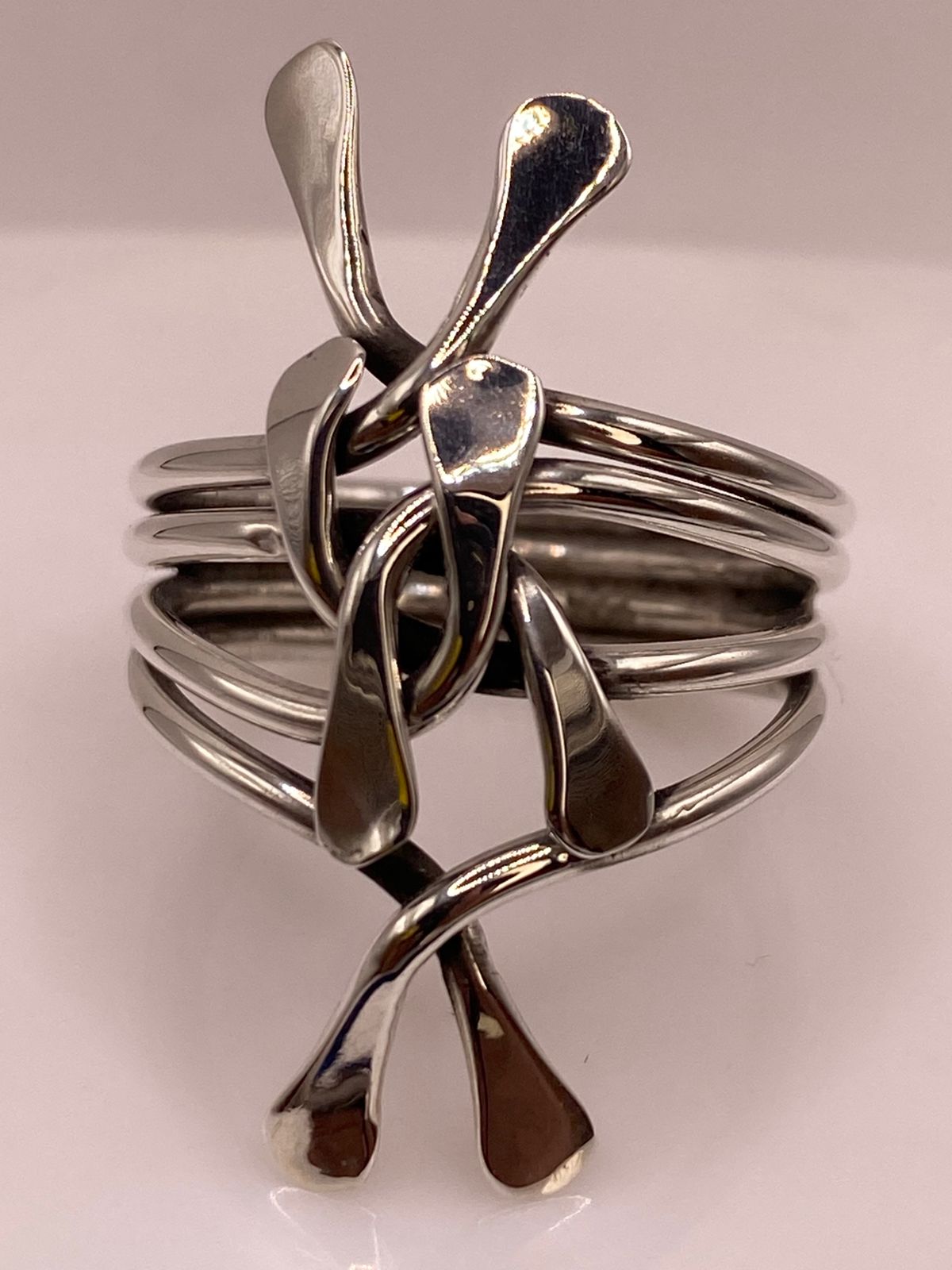Anillo Artesanal en Plata con Diseño Orgánico Entrelazado, sello de autenticidad Plata Ley .925