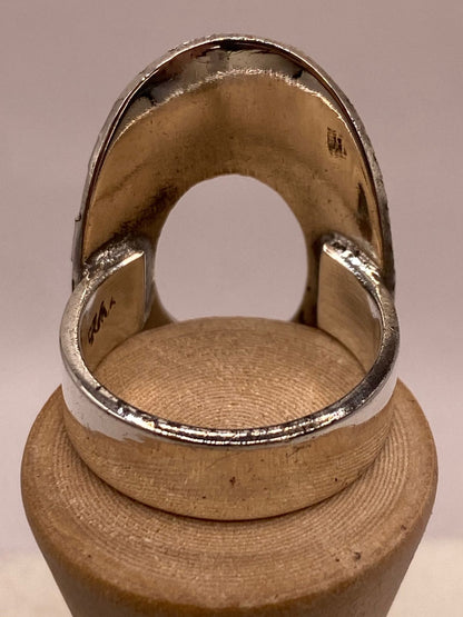 Anillo Artesanal en Plata con Diseño Ovalado de Bloques Texturizados, sello de autenticidad Plata Ley .925