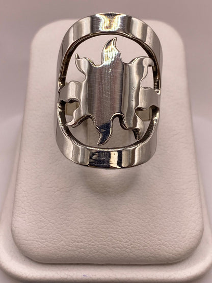 Anillo Artesanal en Plata con Diseño de Sol Calado, vista superior