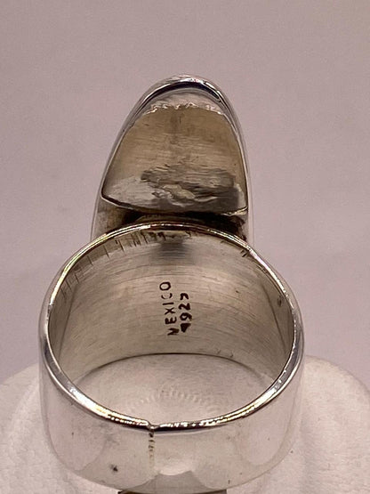 Anillo Artesanal en Plata con Frente Alargado Estilo Escudo, sello de autenticidad Plata Ley .925