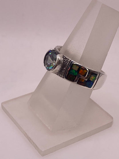 Anillo Artesanal de Plata Ley 950 con Ópalo de Fuego y Zirconia Mística Arcoíris, vista frontal
