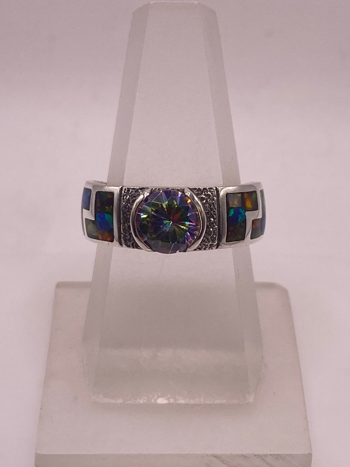 Anillo Artesanal de Plata Ley 950 con Ópalo de Fuego y Zirconia Mística Arcoíris, vista lateral