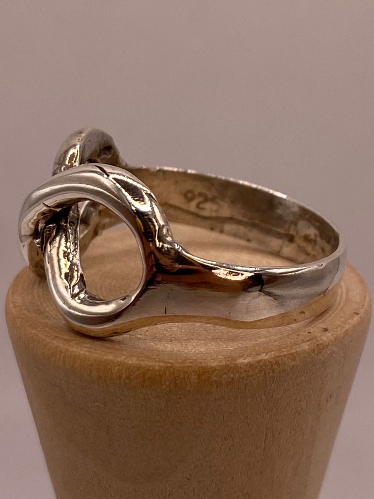 Anillo Artesanal en Plata con Símbolo del Infinito, sello de autenticidad Plata Ley .925