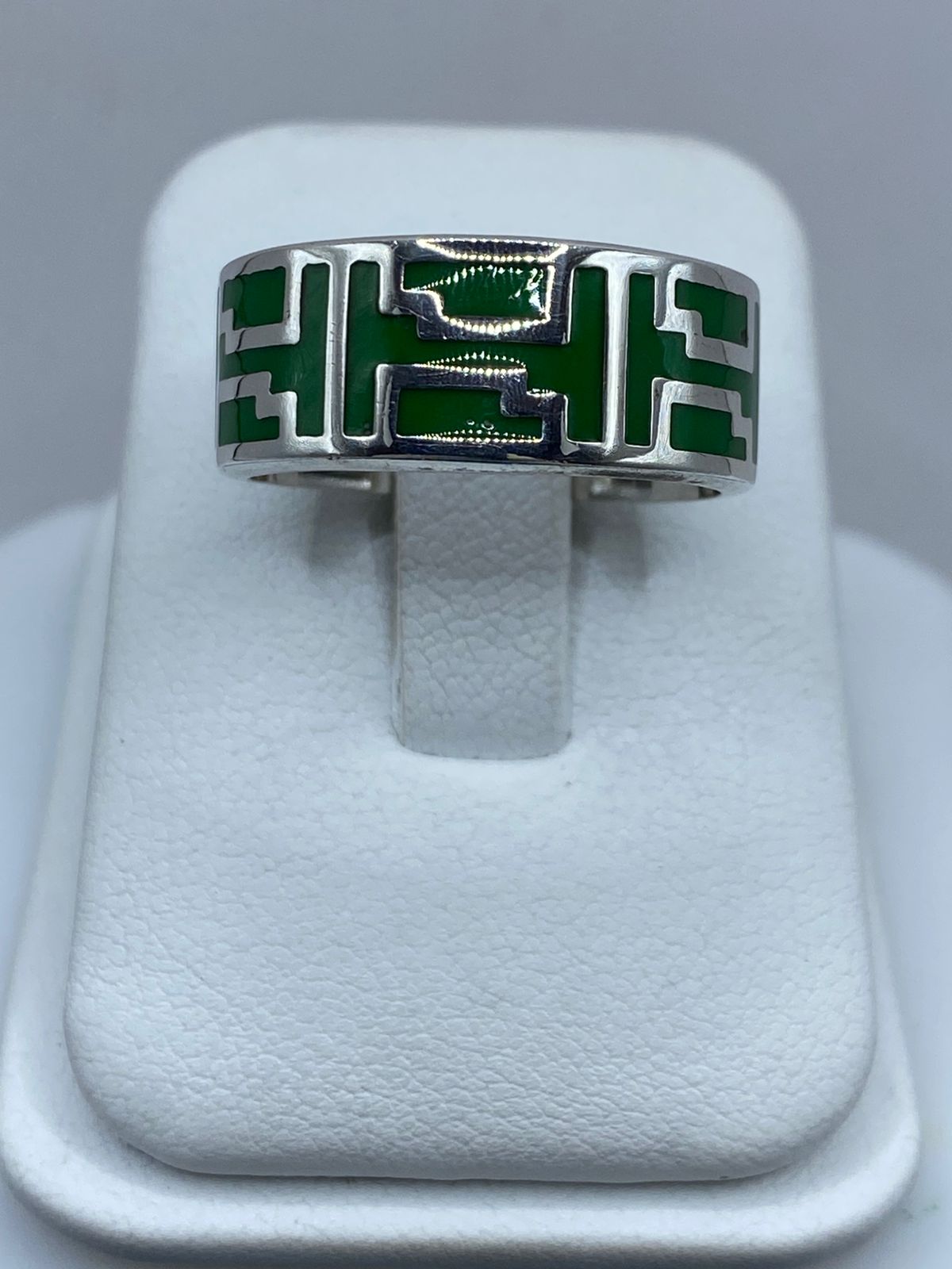 Anillo Artesanal de Plata .925 con Malaquita y Greca Geométrica, vista frontal