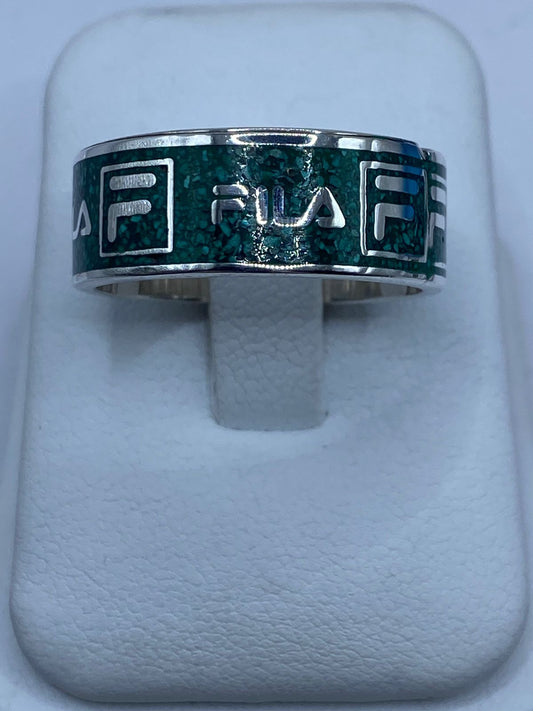 Anillo Artesanal de Plata .925 con Malaquita Verde y Diseño Inspirado en Fila — vista lateral