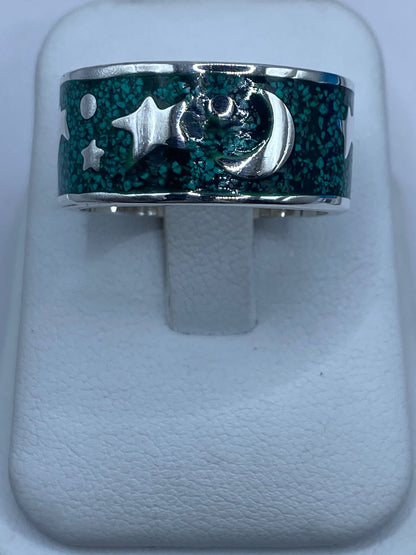 Anillo Artesanal de Plata .925 con Malaquita Verde – Diseño Luna y Estrellas, vista frontal