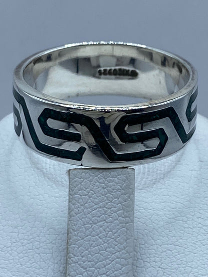 Anillo Artesanal de Plata .925 con Malaquita Verde y Greca Moderna, sello de autenticidad Plata Ley .925