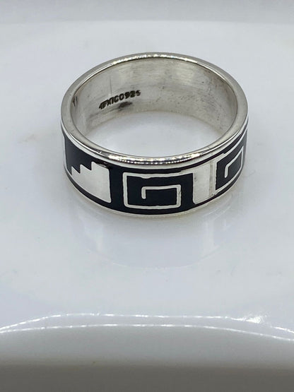 Anillo Artesanal de Plata .925 con Ónix Negro y Greca Geométrica, sello de autenticidad Plata Ley .925