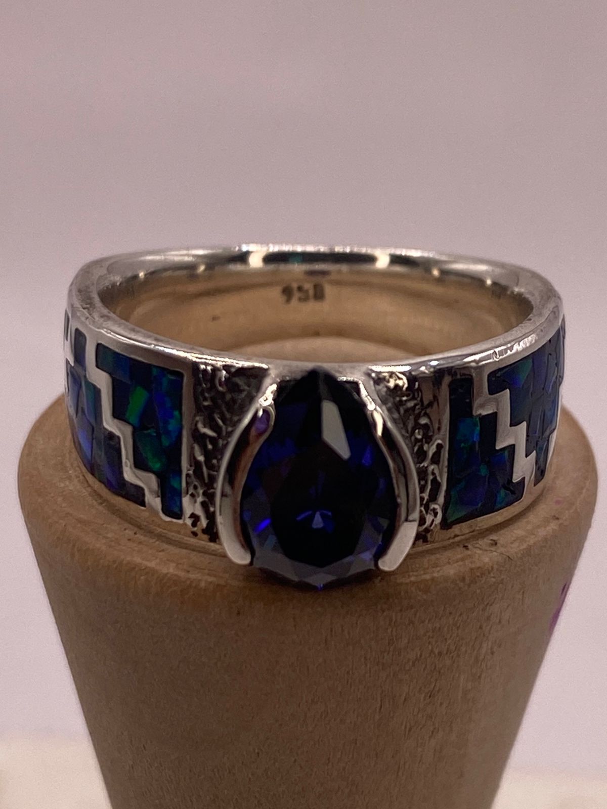 Anillo Artesanal de Plata 950 con Ópalo de Fuego y Zirconia, vista superior