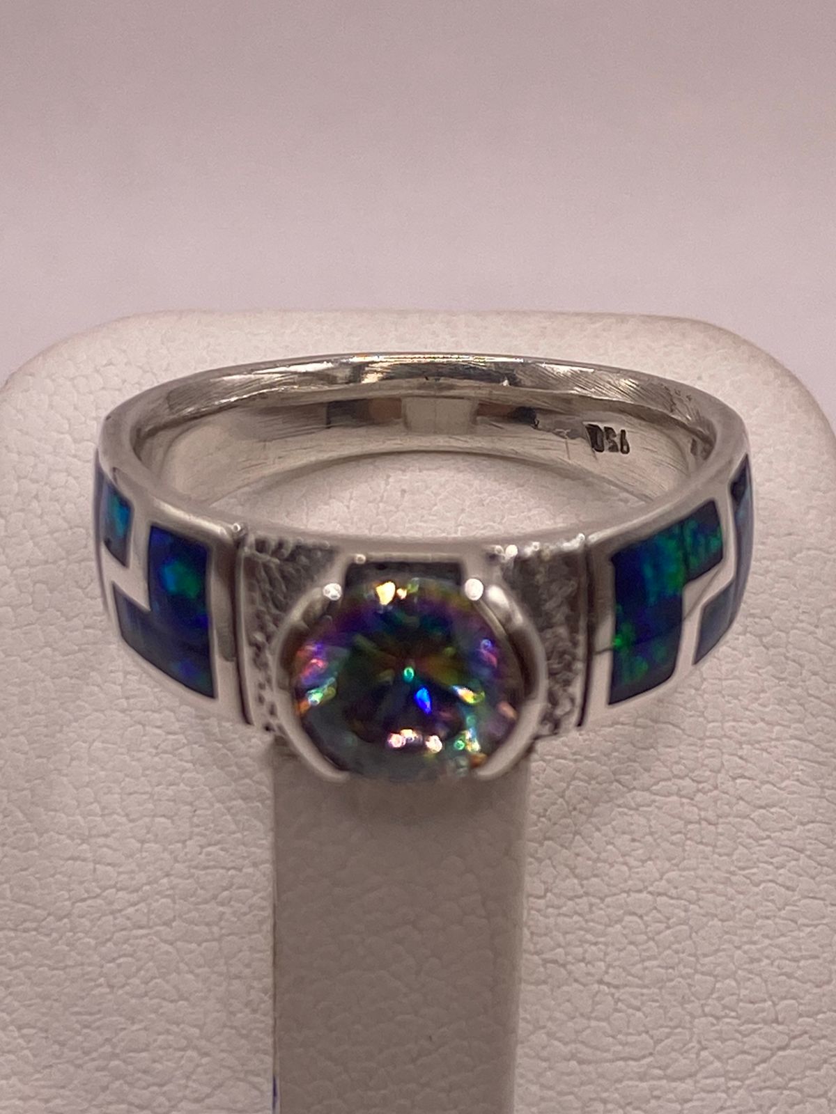Anillo Artesanal de Plata 950 con Ópalo de Fuego y Zirconia, sello de autenticidad Plata Ley .925