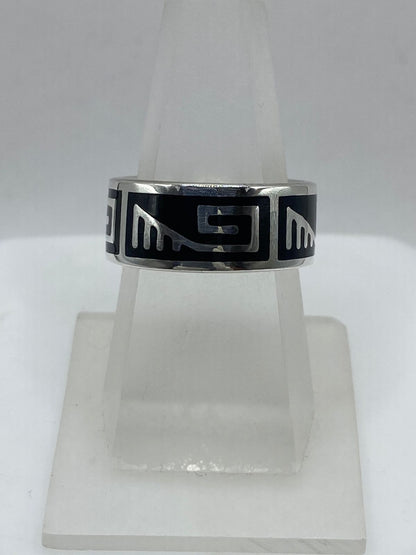 Anillo Artesanal de Plata .925 con Ónix Negro y Greca Minimalista, vista frontal