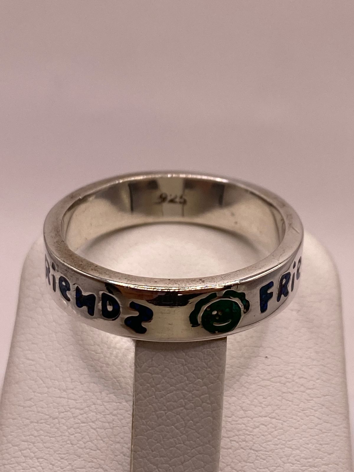 Anillo Artesanal “friends” con Caritas Esmaltadas en Plata, sello de autenticidad Plata Ley .925