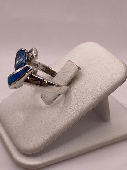 Anillo Artístico Asimétrico con Ópalo de Fuego y Zirconia en Plata .925, vista lateral