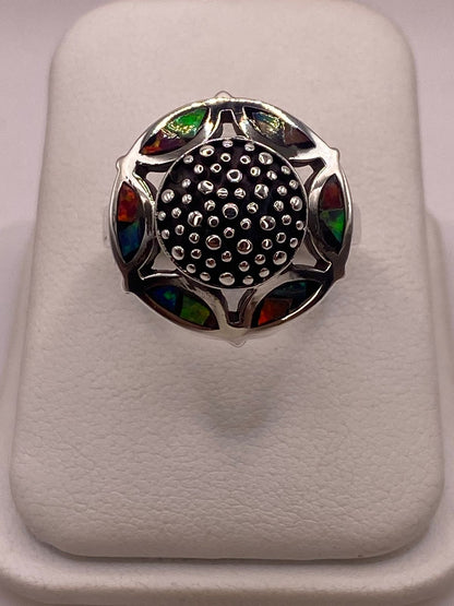 Anillo Artístico Circular con Ópalo de Fuego en Plata .950, vista de detalle