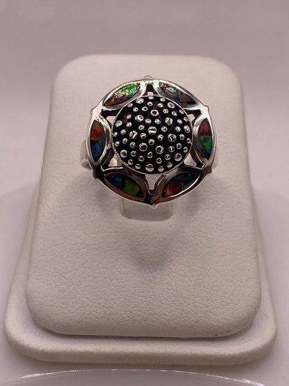 Anillo Artístico Circular con Ópalo de Fuego en Plata .950, vista de detalle