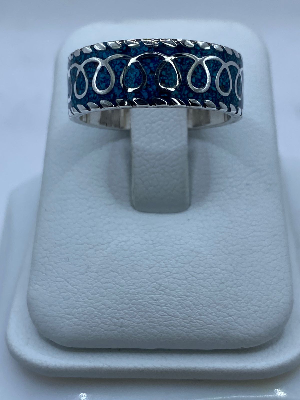 Anillo Banda Azul Trenzada en Plata .925 con Turquesa Natural — ángulo diagonal